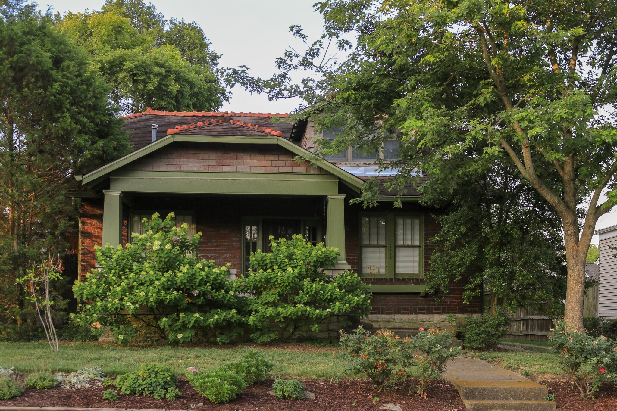 Building Photo - 2115 Ashwood Ave