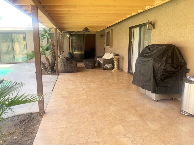Building Photo - 43550 Carmel Cir