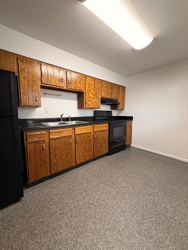 Building Photo - 6353 Chippewa Rd