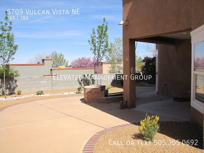 Building Photo - City and Mountain Views! The Aerie at High...