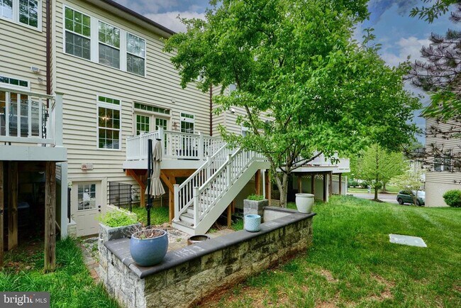 Building Photo - 1639 Whitehall Dr
