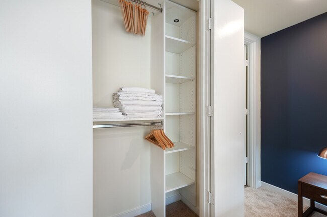 Building Photo - 1100 First St SE