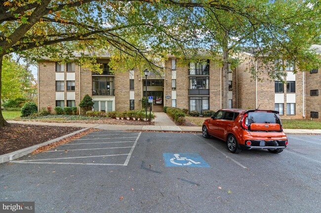 Building Photo - 5482 Cedar Ln