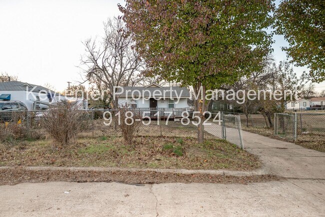 Building Photo - 2 Bed | 1 Bath East Tulsa with Spacious Back yard!