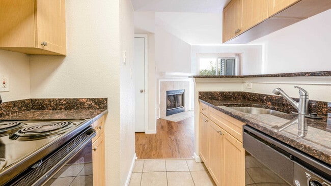 Kitchen with Granite Countertops - Lincoln Heights
