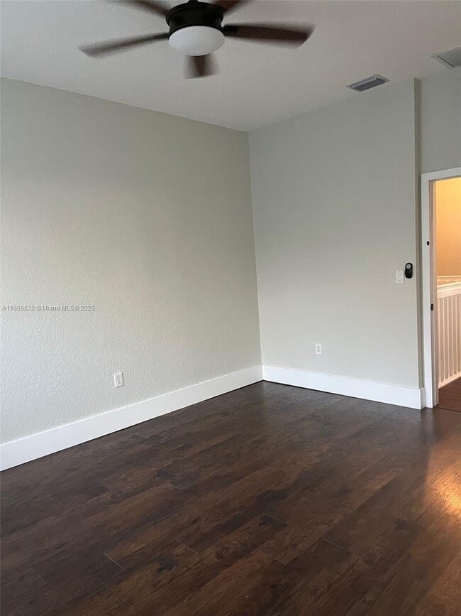 Building Photo - 977 SW 153rd Path