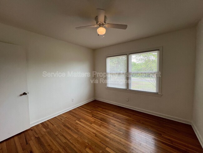 Building Photo - 3543 Bayou Blvd