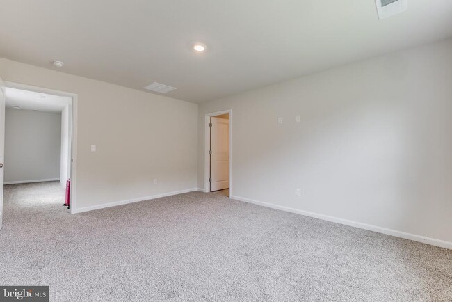 Building Photo - 5221 Crooked Ln
