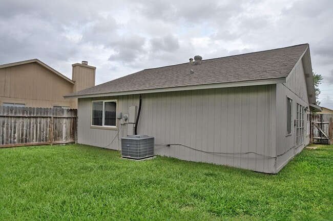 Building Photo - 6327 Porterway Dr