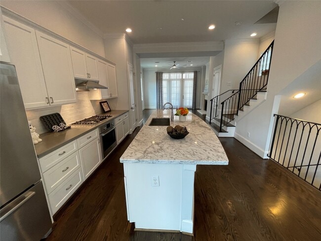 Building Photo - 15622 Broad St