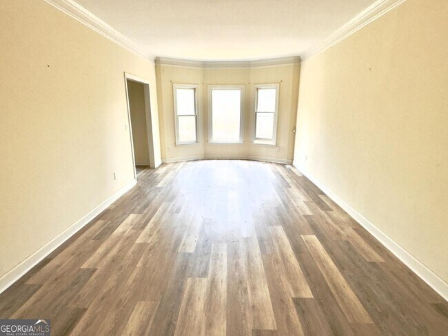 Building Photo - 219 Deerhill Dr