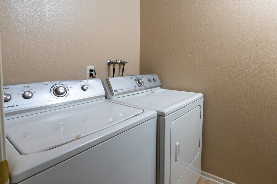 Building Photo - 21314 Nandina Ln