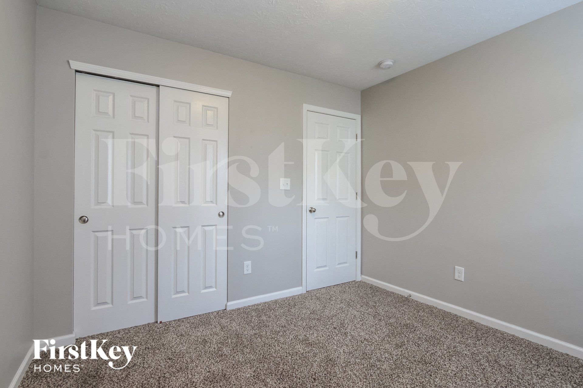 Building Photo - 2116 Willow Oak Ct
