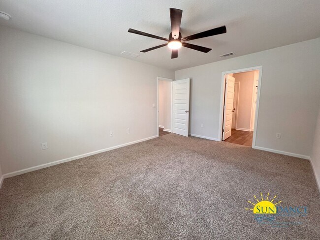 Building Photo - 5374 Wyndell Cir