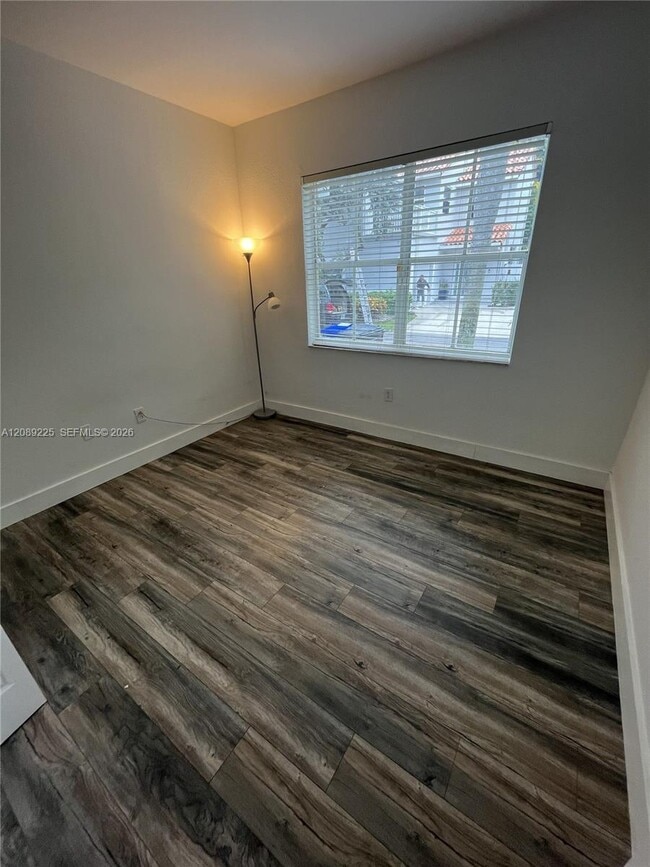 Building Photo - 3140 N 36th Ave