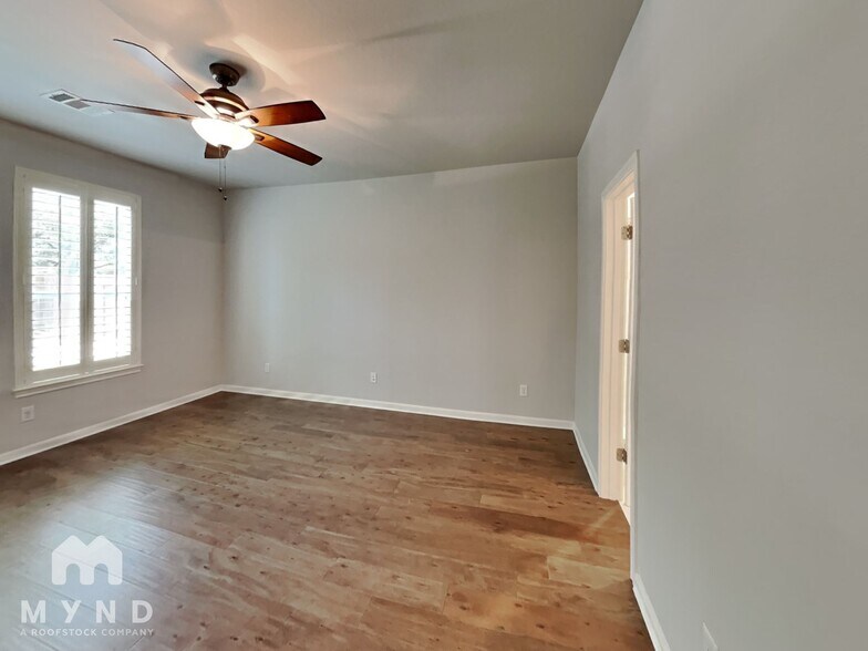 Building Photo - 8009 Levata Dr