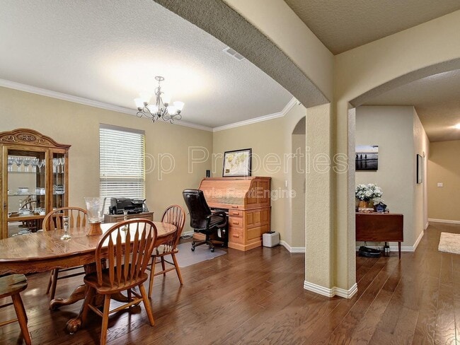 Building Photo - 1435 Sparrow Song