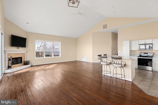 Building Photo - 3563 Narragansett Ave