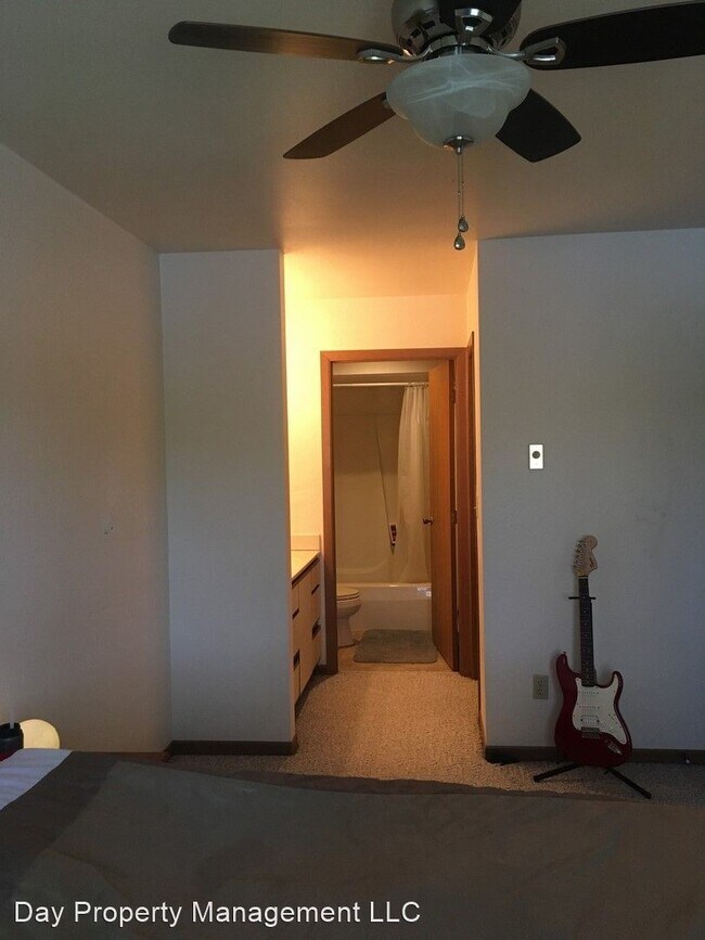 Building Photo - 410 Fox Shores Dr