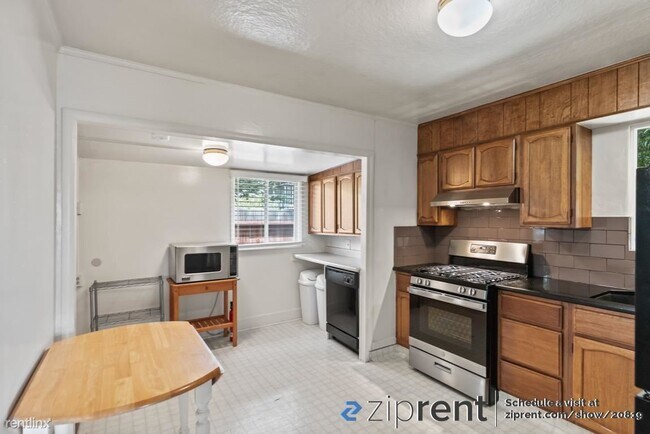 Building Photo - 2 br, 1 bath House - 486 Monroe St, Monter...