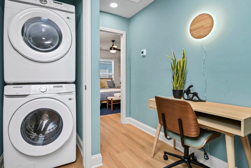 Building Photo - 816 Shull St