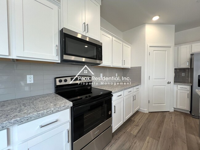Building Photo - Newer Sacramento 4bd/2.5ba Home!