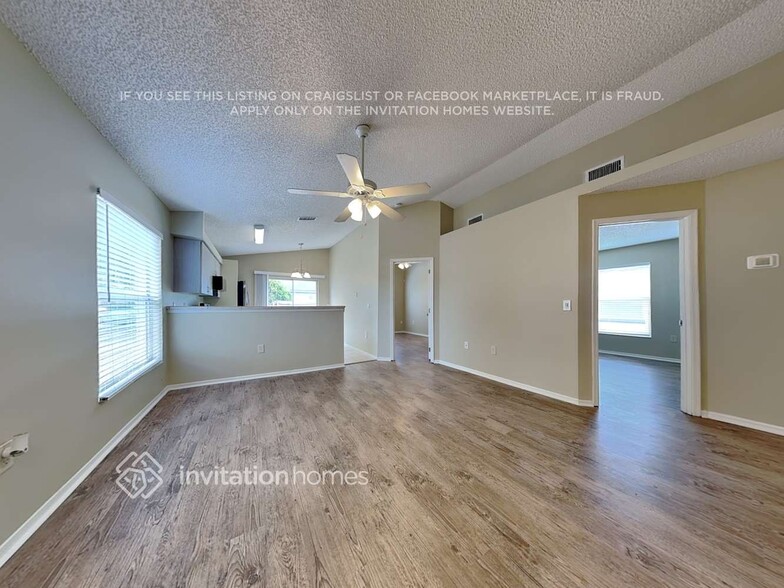 Building Photo - 1028 Vista Palma Way