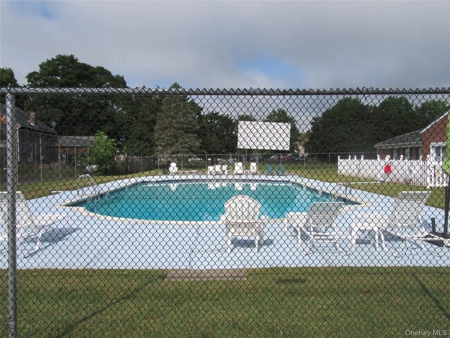 Building Photo - 41 Weathervane Dr