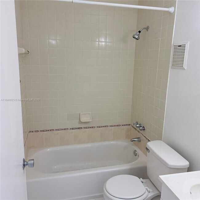 Building Photo - 2750 W 76th St