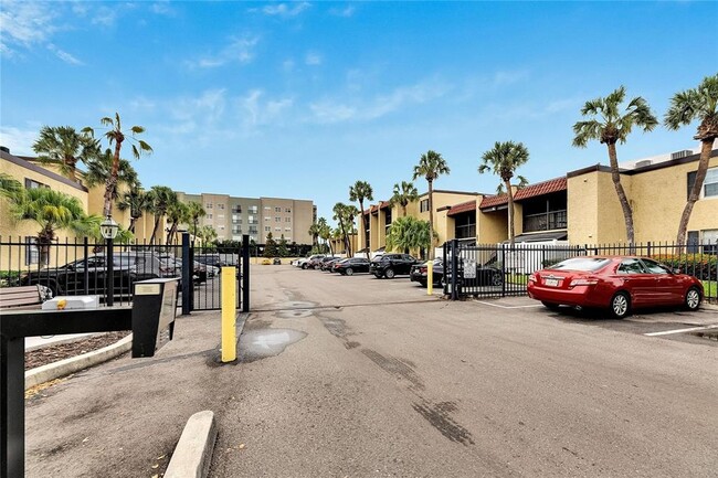 Building Photo - 5304 W Kennedy Blvd