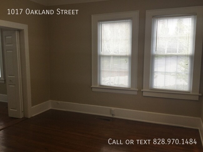Building Photo - 1017 Oakland St