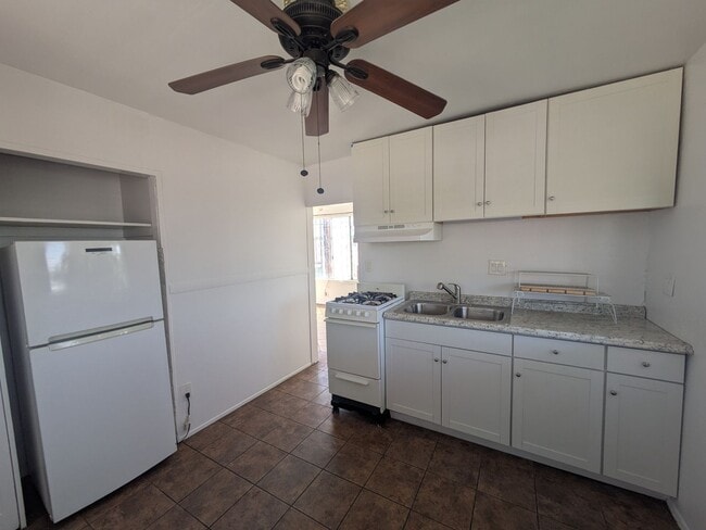 Building Photo - Studio ADU located behind a main house for...