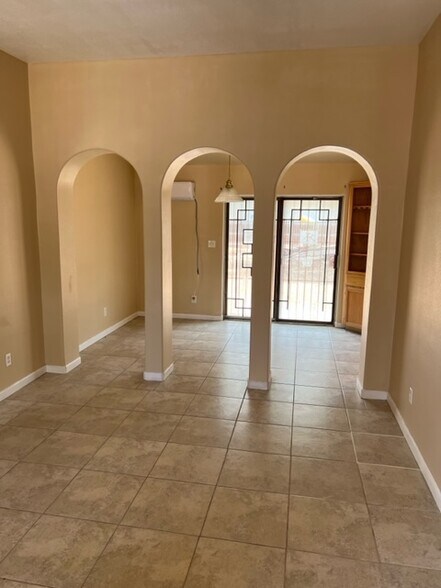 Building Photo - 404 Habanero Dr