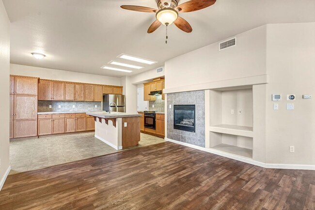 Building Photo - 5629 N Citrus Ln