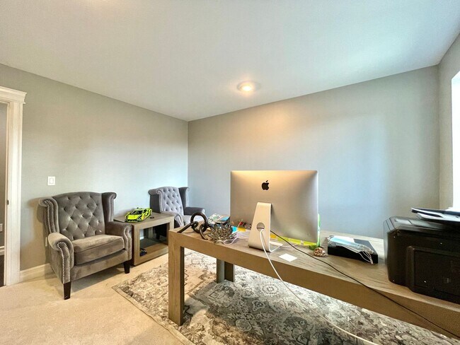 Building Photo - Stunning & Elegant Home Available for Rent!