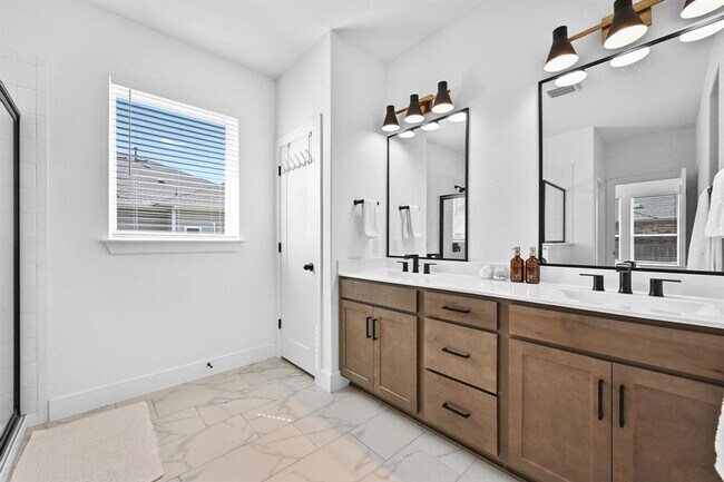 Building Photo - 115 Bamboo Dr