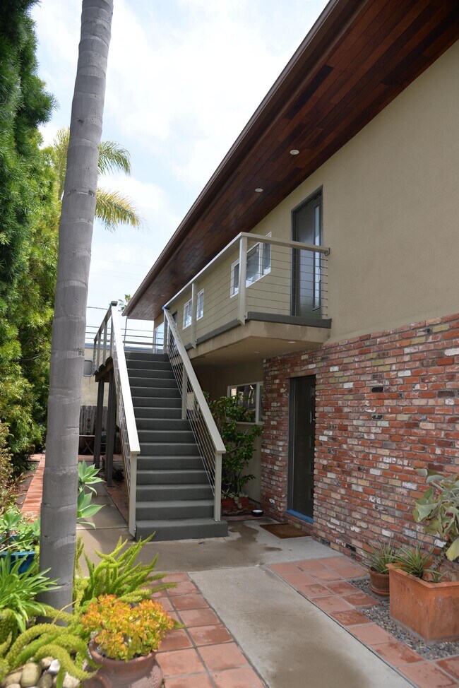 Building Photo - 4884 Muir Ave