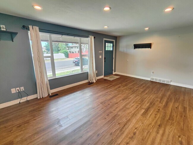 Building Photo - 1121 W 2200 N