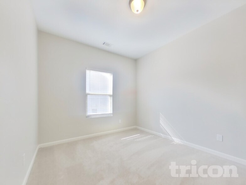 Building Photo - 38 Ponders Rd