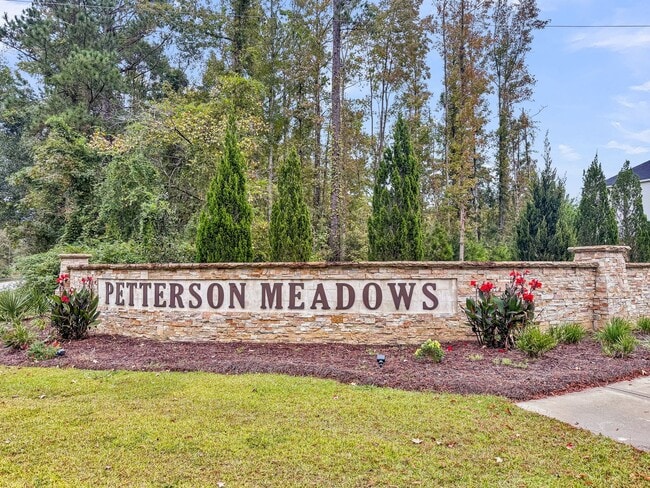 Building Photo - Quiet Comfort Near Cane Bay