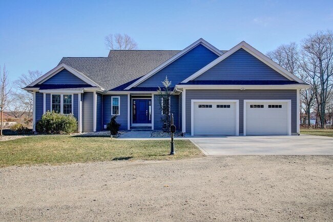 Building Photo - 304 Line Rd