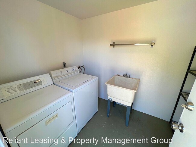 Building Photo - 2 br, 2 bath House - 10638 Mount Gleason Ave.