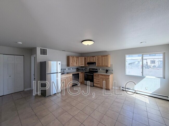 Building Photo - 3246.5 Downey Ct