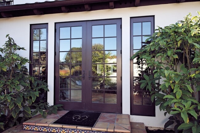 Building Photo - 1215 Altamead Dr