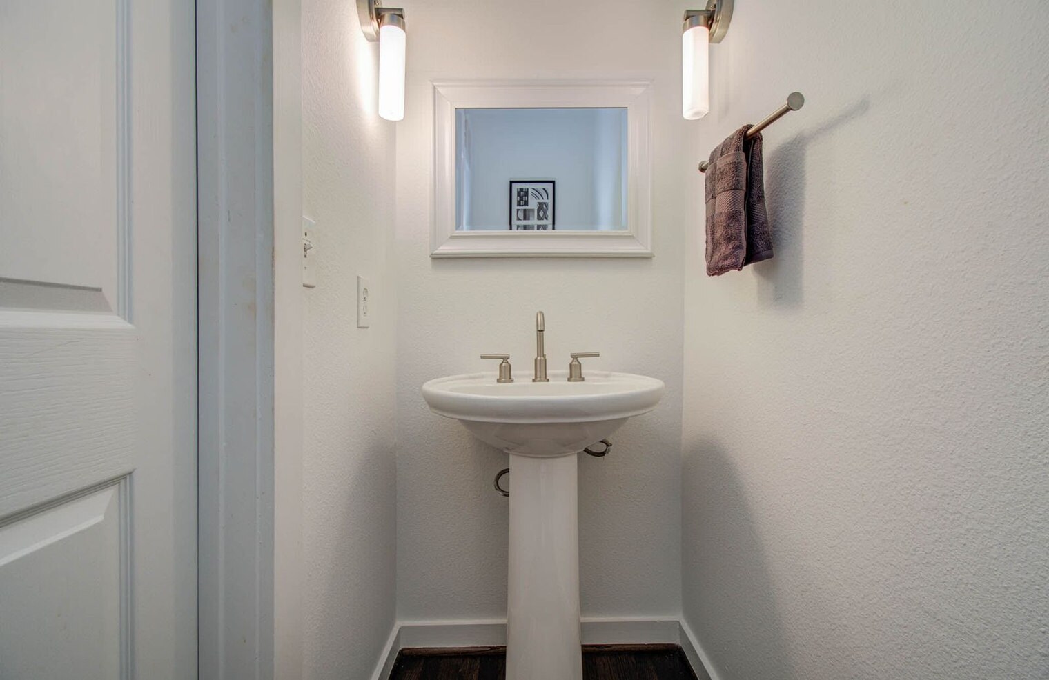 Building Photo - 2216 Chenevert St