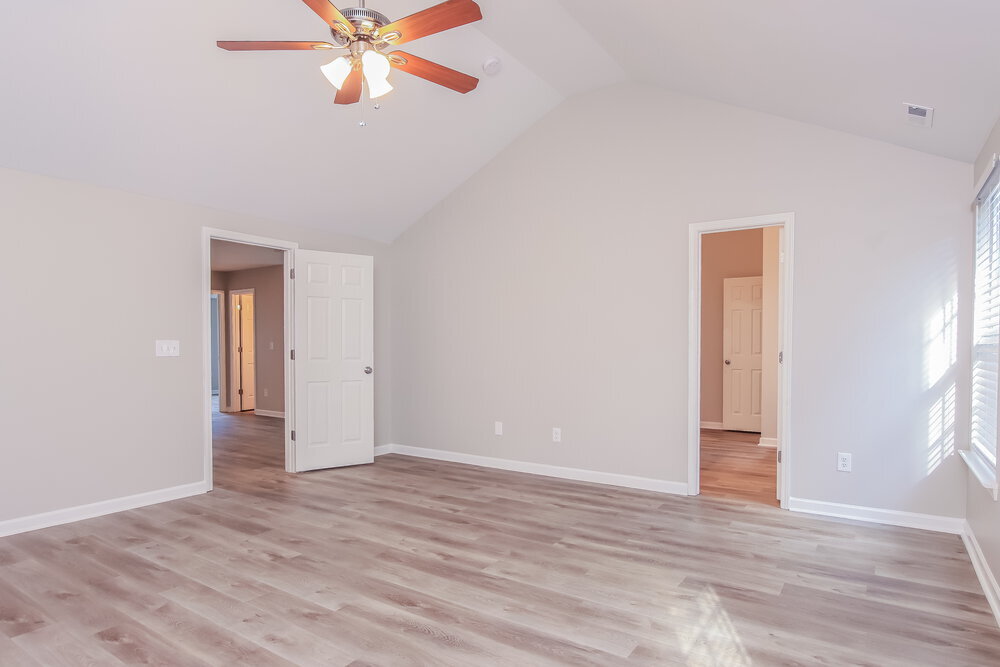 Building Photo - 1549 Pebble Ridge Dr