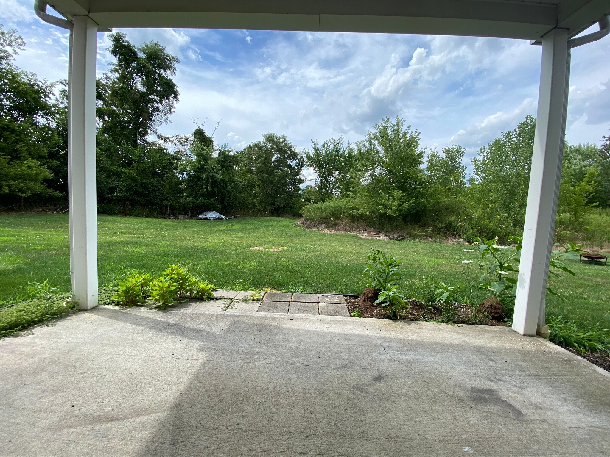 Building Photo - 106 Amber Ln