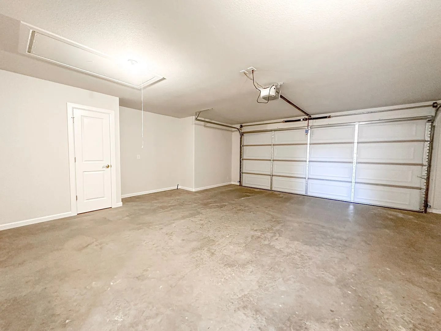 Building Photo - 430 Willow Dr
