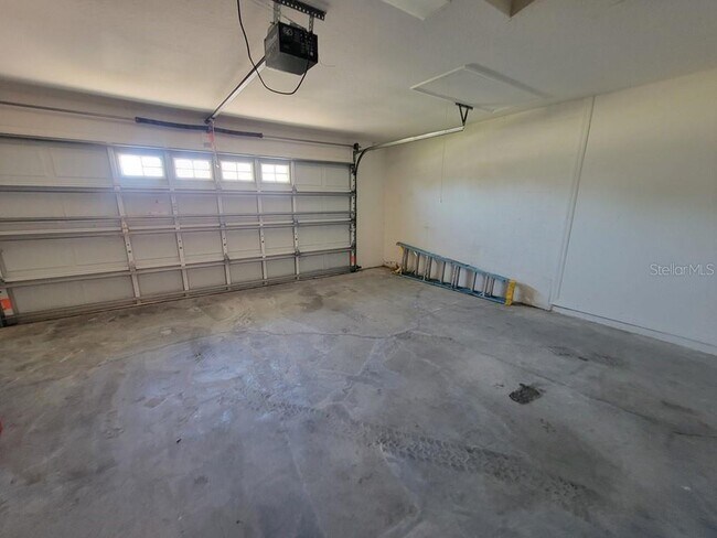 Building Photo - 7916 Roundelay Dr