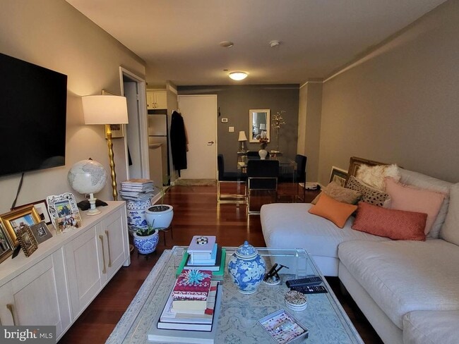 Building Photo - 219 S 18th St